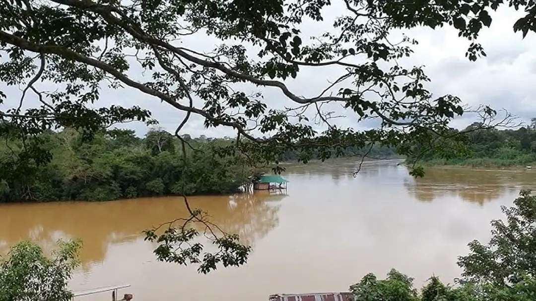 Muar River located on the "carrying road"
