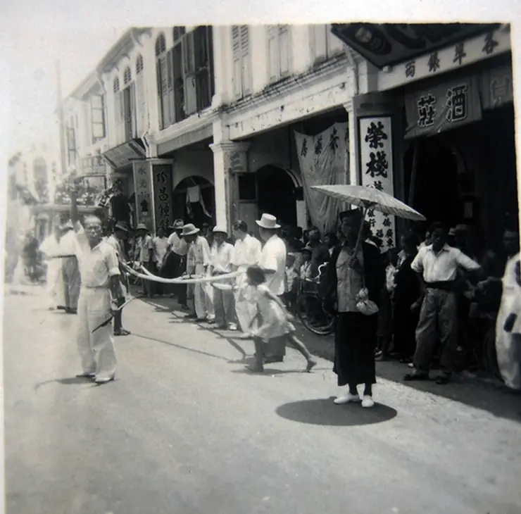 The scene on the opening day of Rongzhan