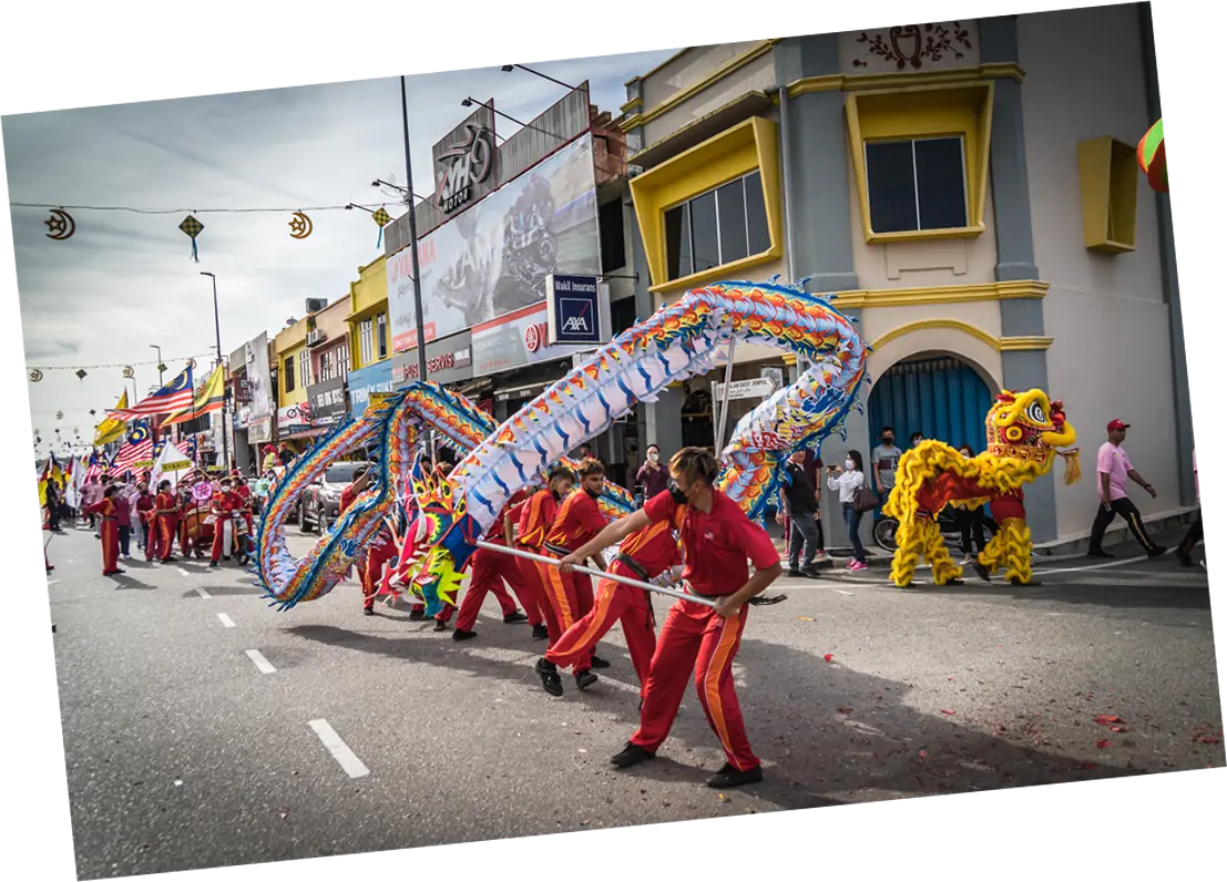 From the mountain to the ground, more than 100 people participated in the Makau Cultural Torch Parade. | Data source: Huang Jiaqiang Photo source: Li Junshun