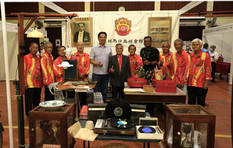 Lin Jiajing, chairman of the organizing committee, mentioned in his speech: We gather here to celebrate the long history and diverse culture of a city. Bahau City, this city full of stories and legends, is our common home and our pride. The Kaiwen Alumni Association of Selangor and Bahau collaborates with various associations to present you a unique exhibition called "Back to the Past". Planning and staging this exhibition was no easy task, but we have embraced this unique moment in history together with enthusiasm and a deep emotional respect for the city. We held this exhibition at the Bahau City Hall, welcoming citizens and tourists to visit and embark on a profound historical journey together. The core goal of the "Back to the Past" exhibition is to review the historical development and rich cultural heritage of Bahau City over the past century. Our exhibitors actively participated and exhibited various historical relics, precious old photos, documents and traditional crafts related to Bahau City. These precious exhibits not only present the city's evolution from a rural settlement to a modern city, but also record the life stories and traditional values of Bahau citizens. these precious records