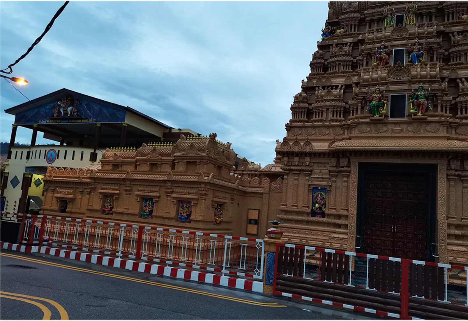 Sri Maha Muthu Mariamman Temple · photo 2