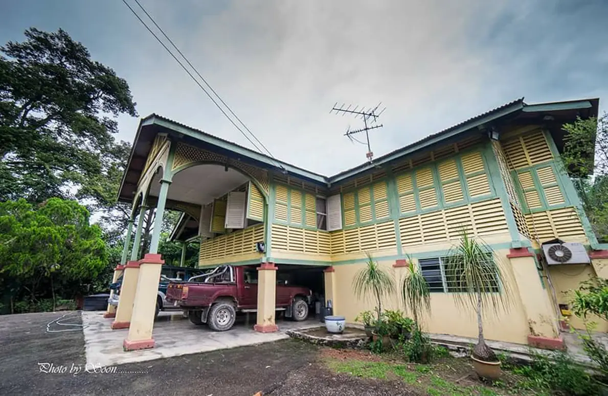 The house where the British manager lives