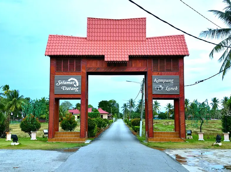 Exploring Kampong Lonek: The Beauty of Rural Bamboo Craftsmanship and Rice Fields · photo 3